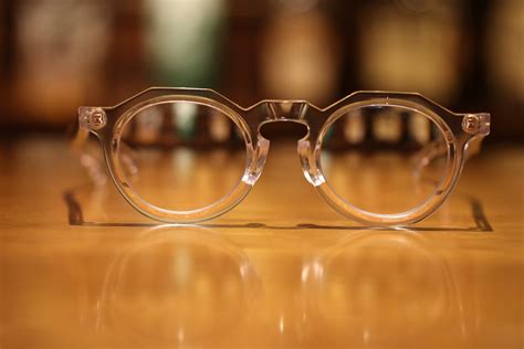 bespoke eyewear online.